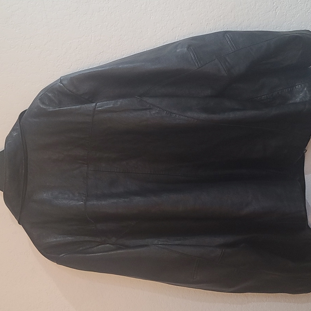 Leather jacket - Picture 3 of 6